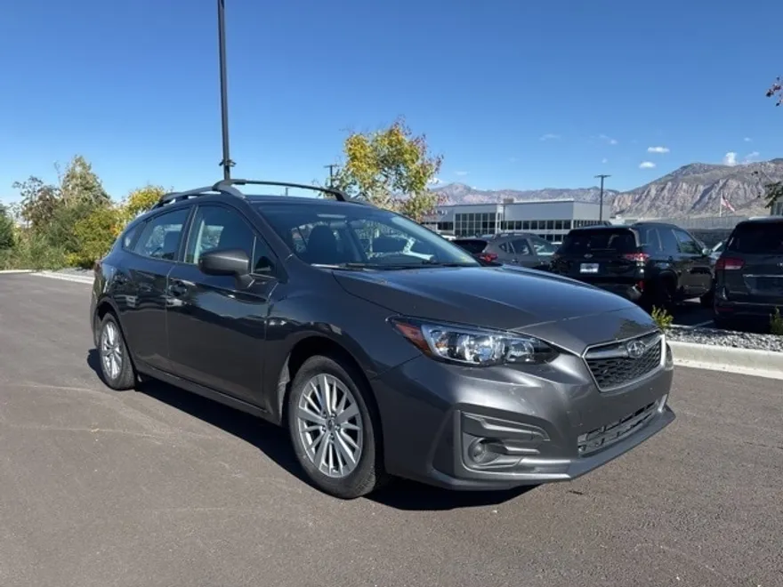 2018 Subaru Impreza 2.0i Premium photo 1