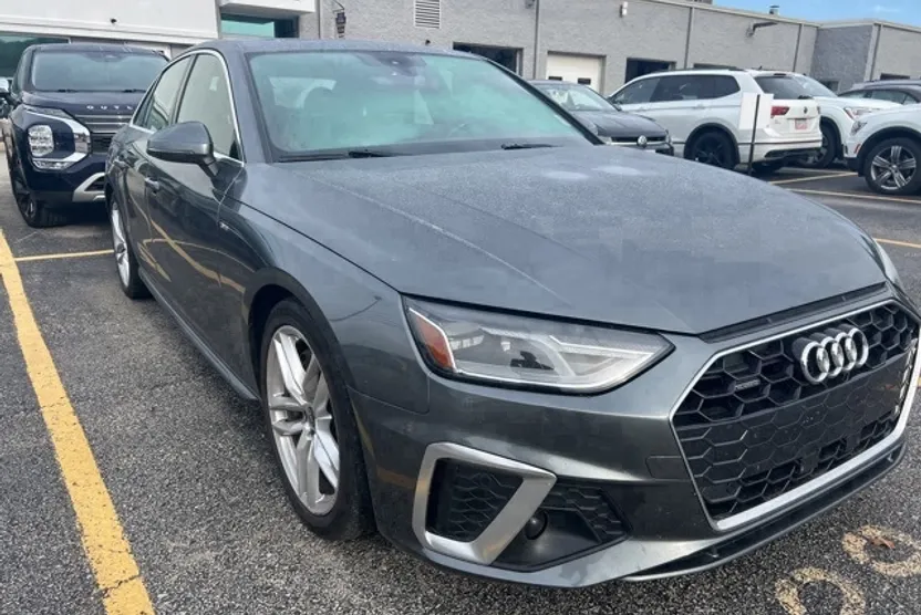 2022 Audi A4 45 S line Premium photo 1
