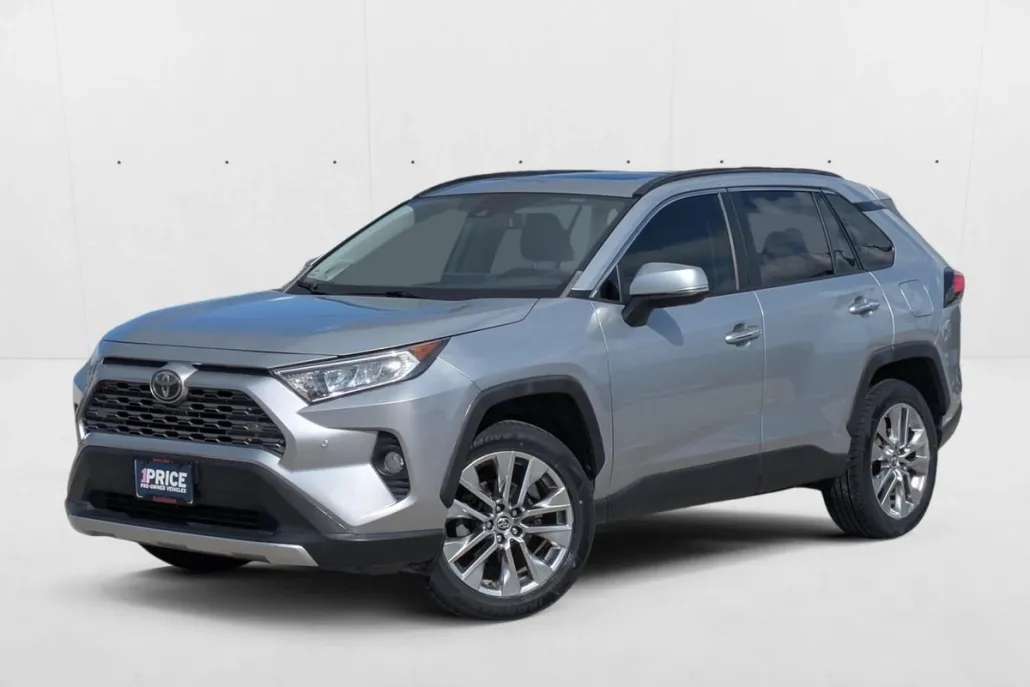 2019 Toyota RAV4 Limited photo 1