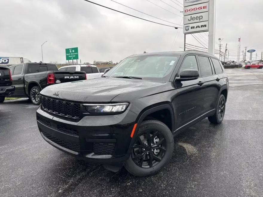 2025 Jeep Grand Cherokee Altitude photo 1