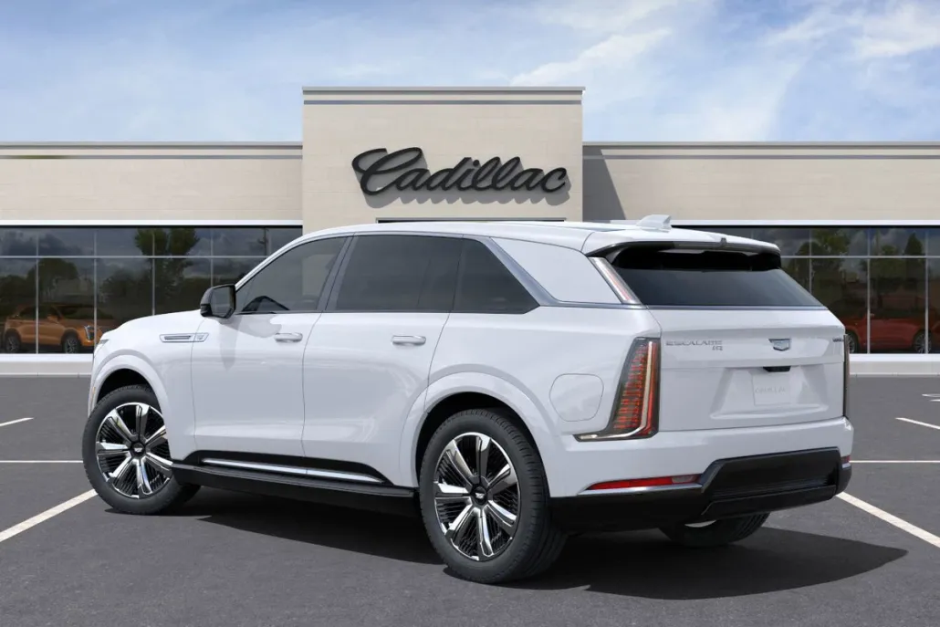 2025 Cadillac Escalade IQ Luxury photo 1
