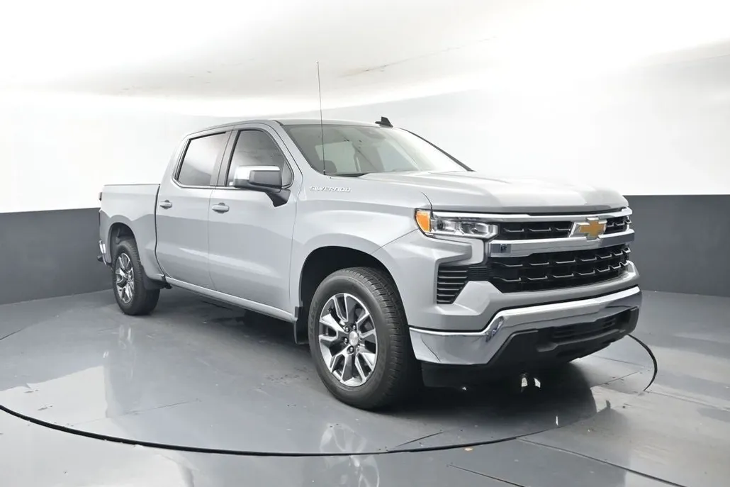 2024 Chevrolet Silverado 1500 LT photo 1
