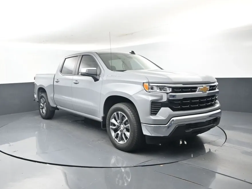 2024 Chevrolet Silverado 1500 LT photo 1