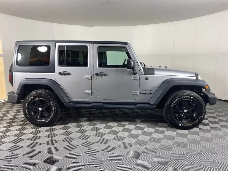 2018 Jeep Wrangler Unlimited Sport photo 1