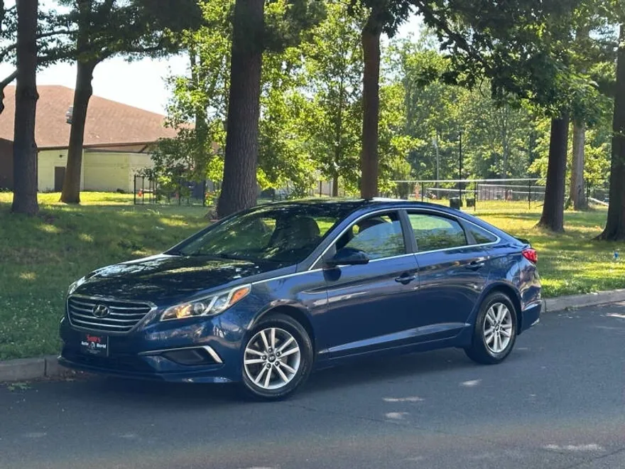 2016 Hyundai Sonata SE photo 1
