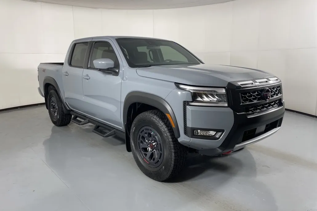 2025 Nissan Frontier PRO-4X photo 1