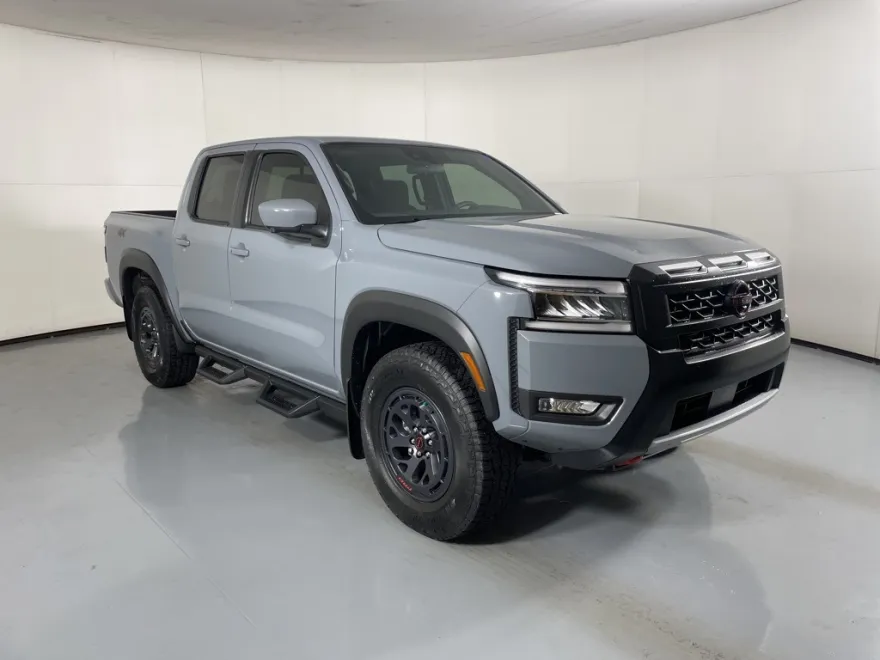 2025 Nissan Frontier PRO-4X photo 1