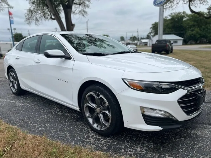 2023 Chevrolet Malibu 1LT photo 1