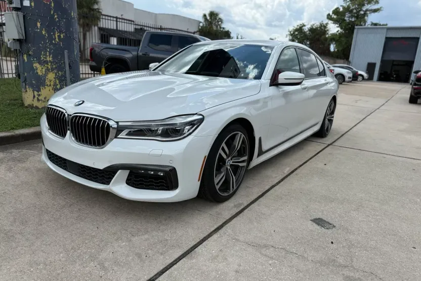 2018 Bmw 750i Sedan photo 1
