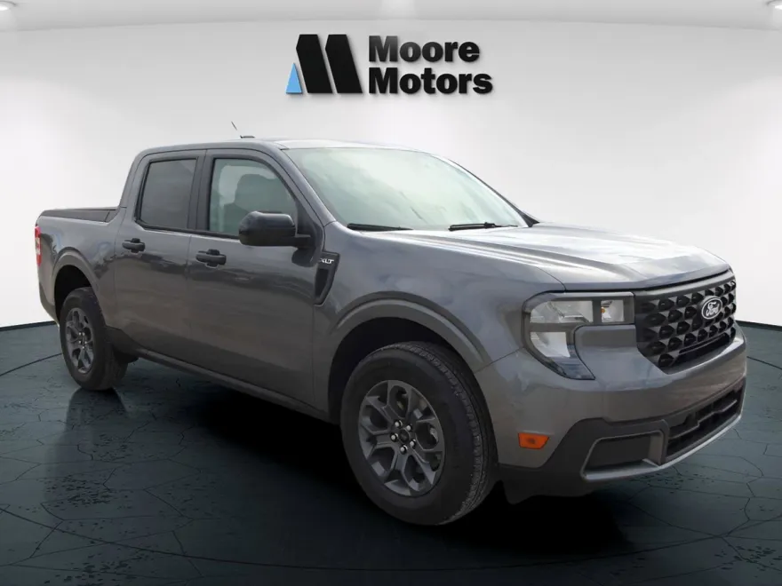 2025 Ford Maverick XLT photo 1