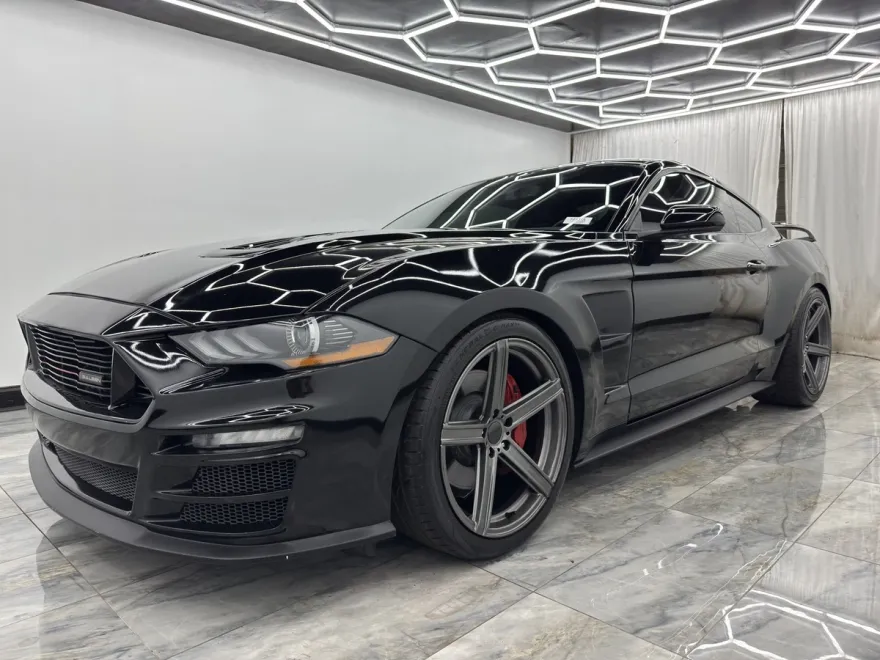 2020 Ford Mustang GT Premium photo 1