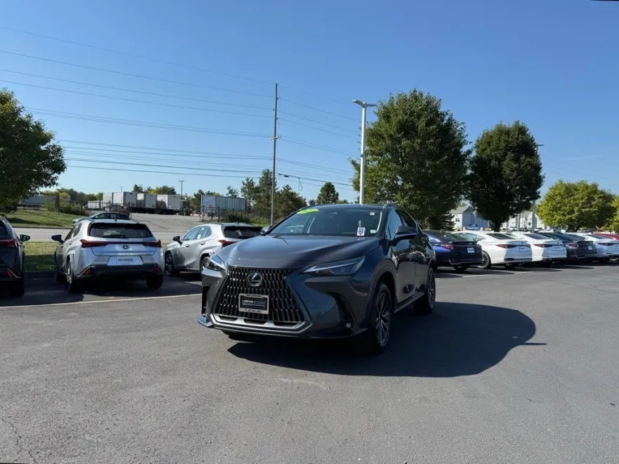 2025 Lexus NX 350 Premium photo 1