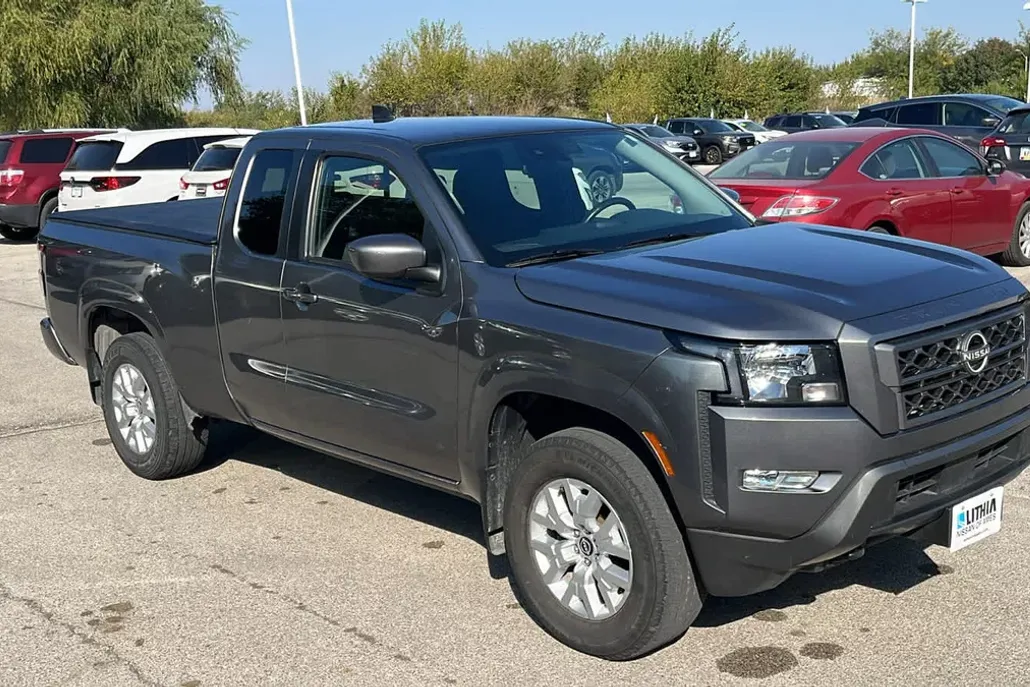 2024 Nissan Frontier SV photo 1