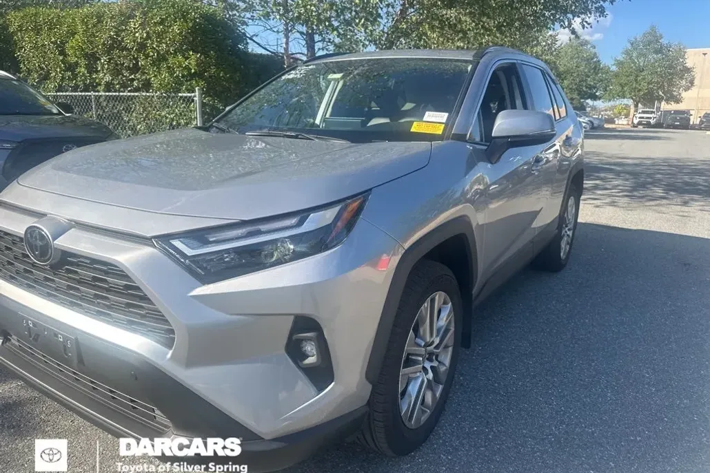 2025 Toyota RAV4 XLE Premium photo 1