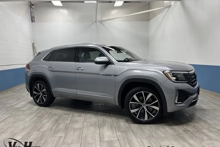 2024 Volkswagen Atlas Cross Sport SEL Premium R-Line photo 1