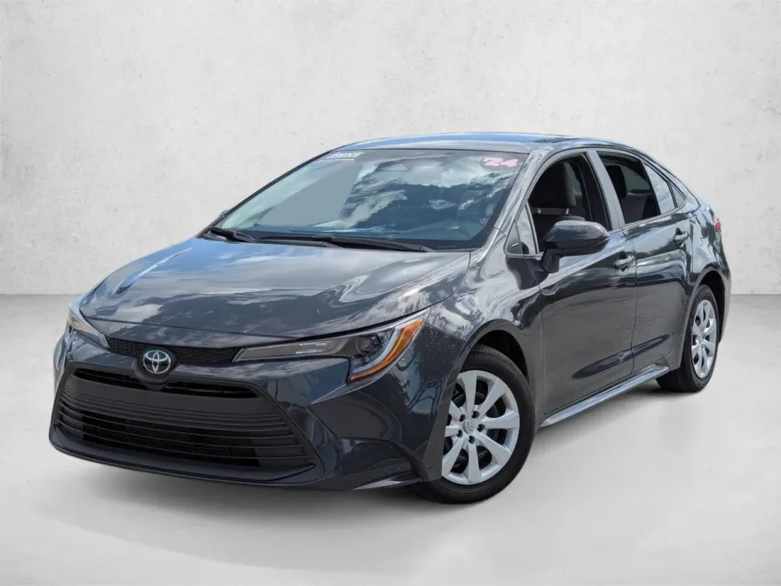 2024 Toyota Corolla LE photo 1