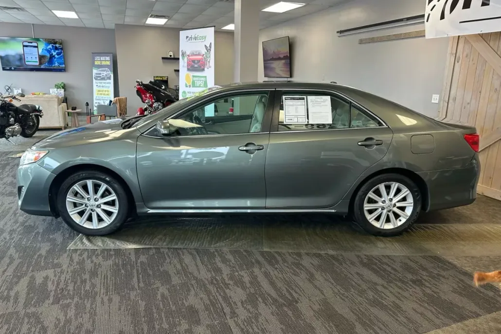 2012 Toyota Camry XLE photo 1