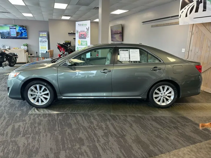 2012 Toyota Camry XLE photo 1