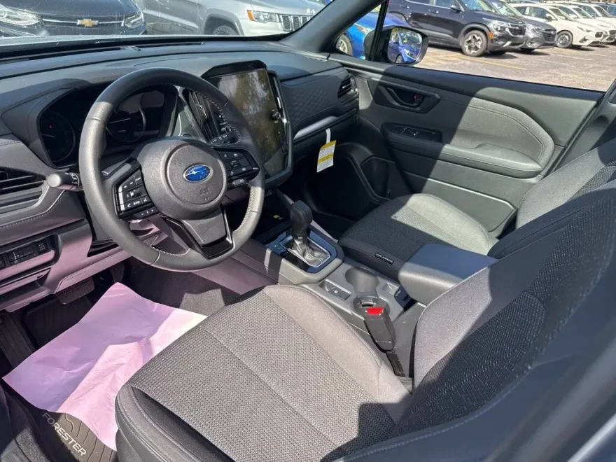 2025 Subaru Forester Premium photo 1