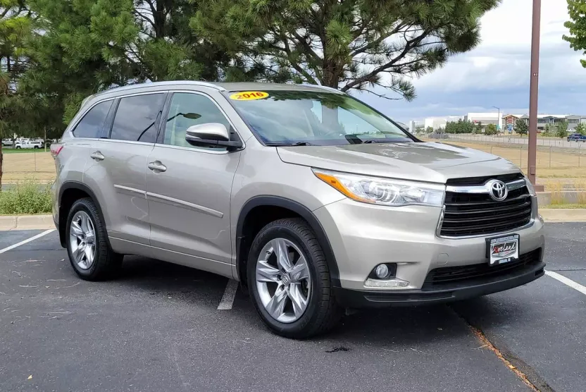 2016 Toyota Highlander Limited photo 1