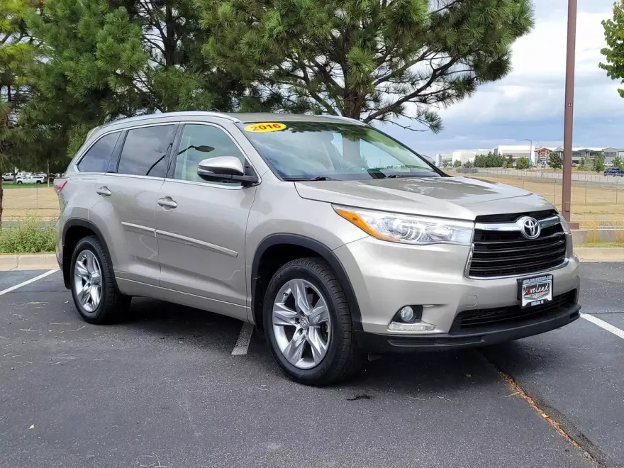 2016 Toyota Highlander Limited photo 1