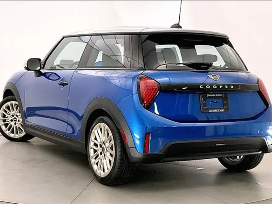 2025 Mini Cooper S Hardtop 2 Door Iconic photo 1