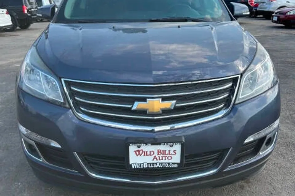 2013 Chevrolet Traverse 1LT photo 1