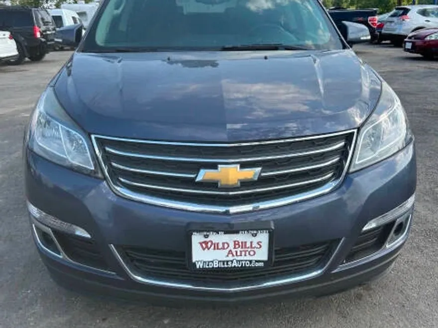 2013 Chevrolet Traverse 1LT photo 1