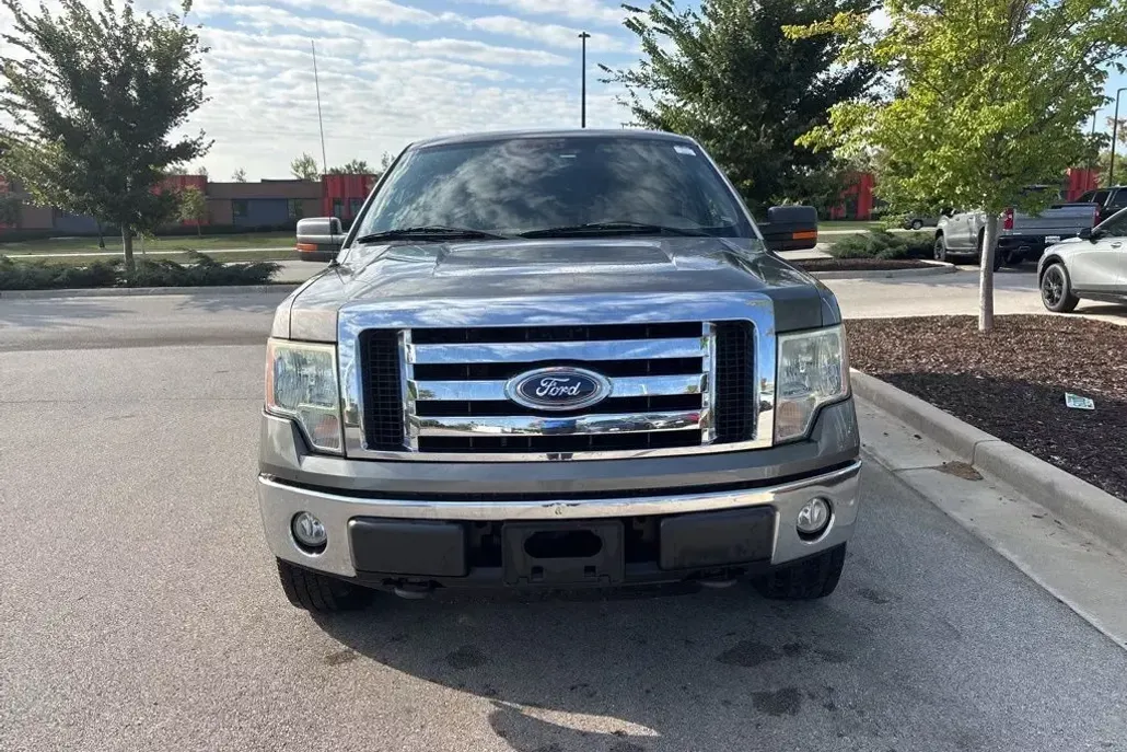 2010 Ford F-150 XLT photo 1