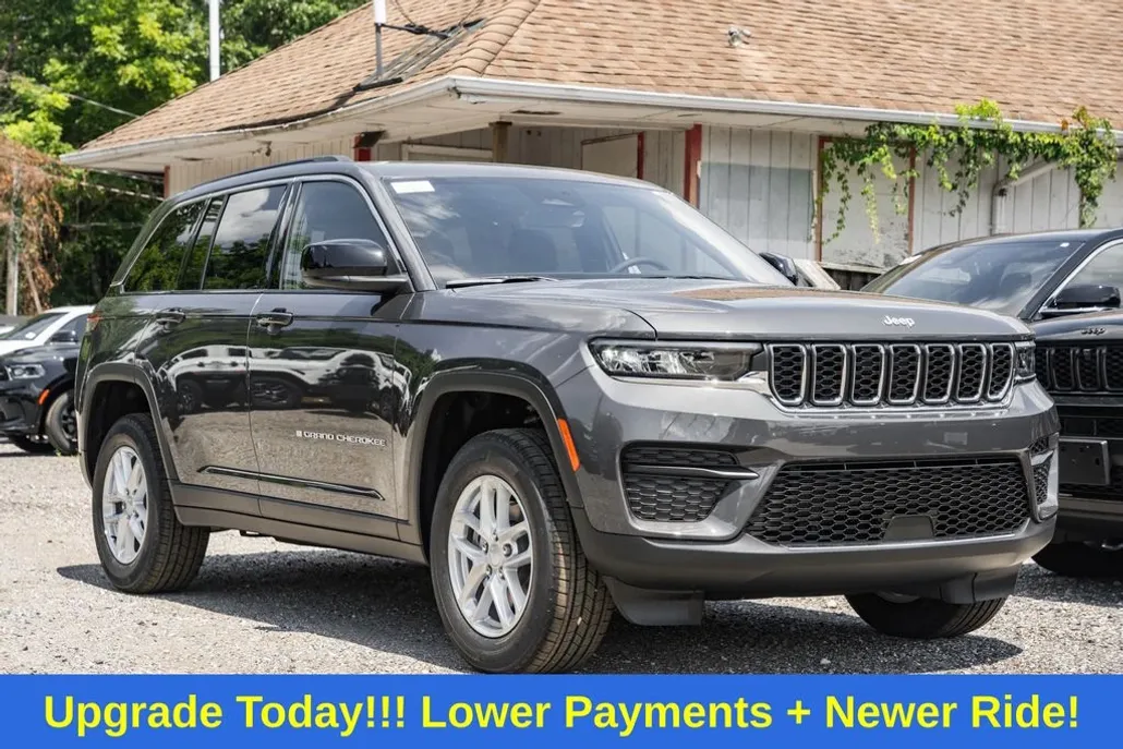2025 Jeep Grand Cherokee Laredo photo 1