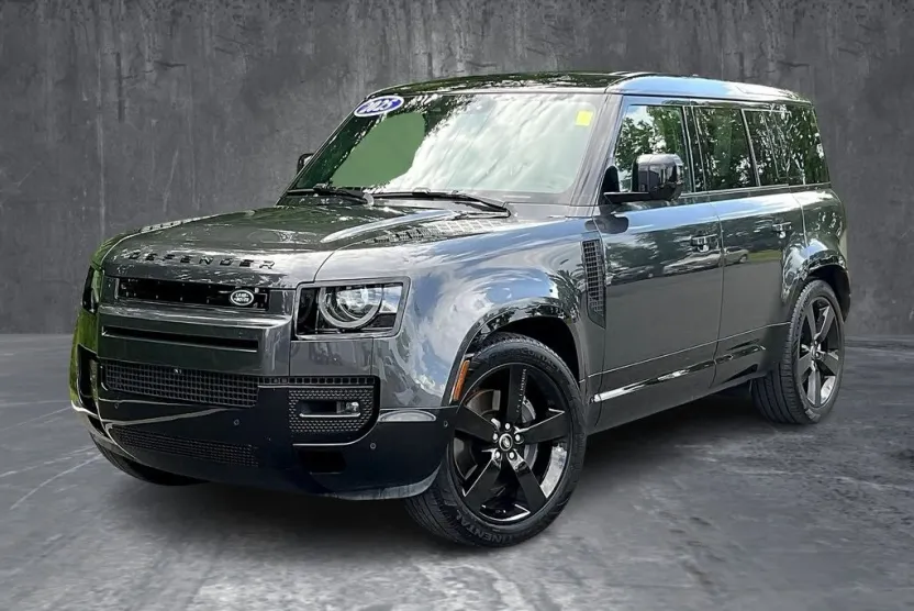 2025 Land Rover Defender 110 V8 X-Dynamic SE photo 1