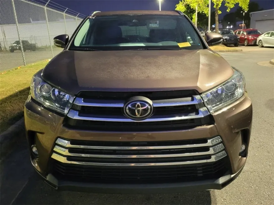 2019 Toyota Highlander Limited photo 1