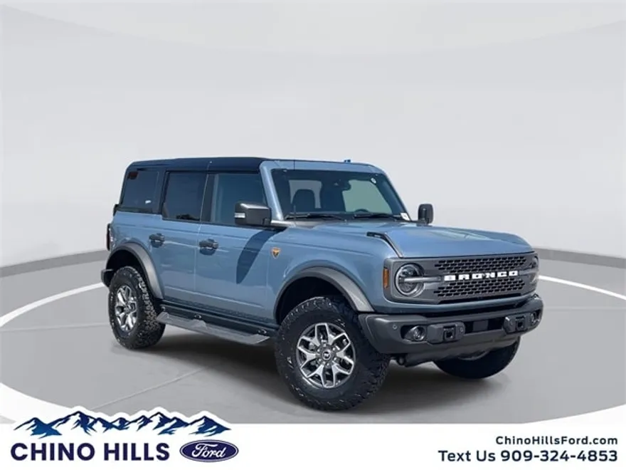 2025 Ford Bronco Badlands photo 1