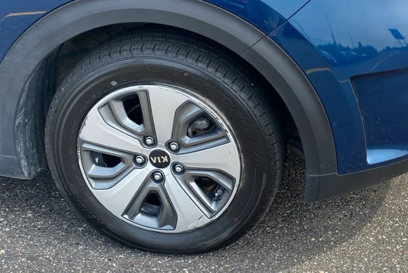 2019 Kia Niro LX photo 1