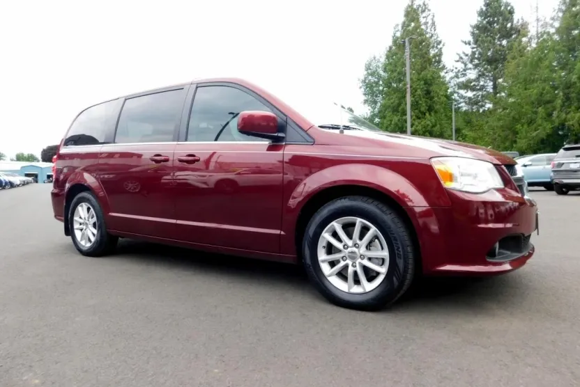 2018 Dodge Grand Caravan SXT photo 1