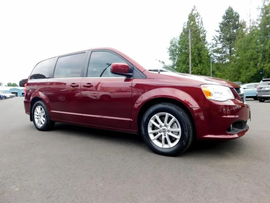2018 Dodge Grand Caravan SXT photo 1