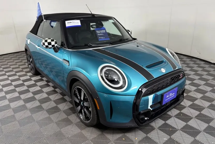 2024 Mini Cooper Convertible S photo 1