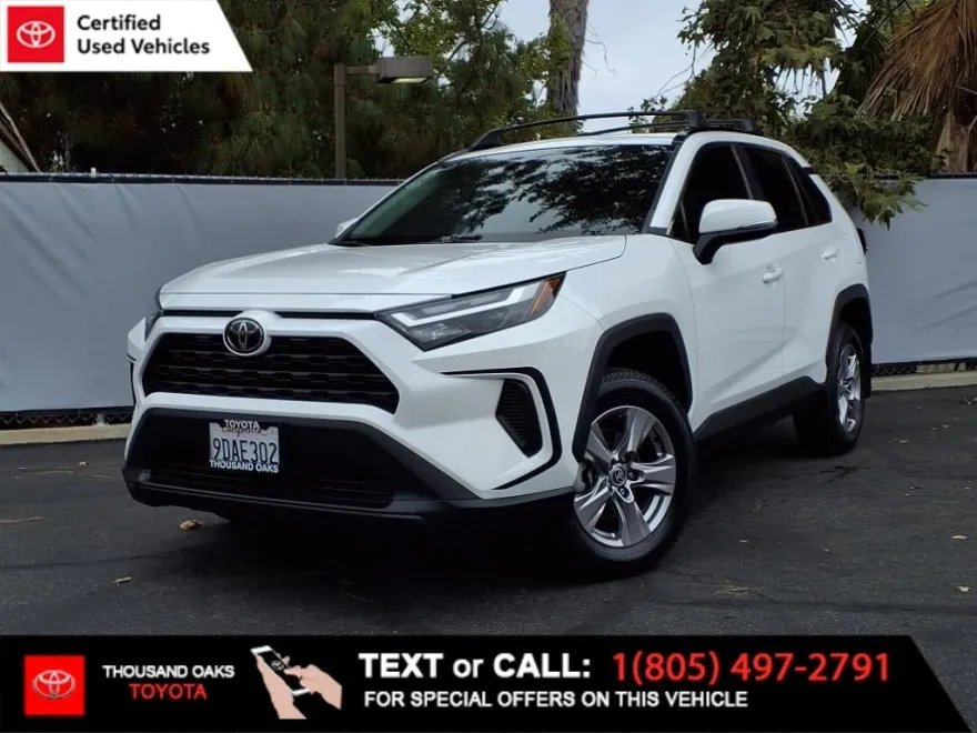 2022 Toyota RAV4 XLE photo 1