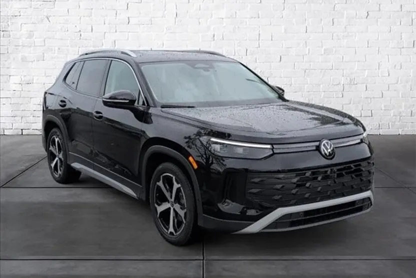 2025 Volkswagen Tiguan SE photo 1