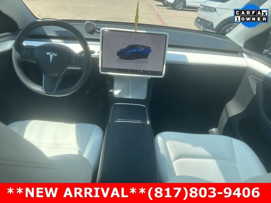 2025 Tesla Model Y Long Range photo 1