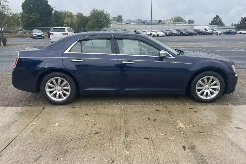 2013 Chrysler 300 C Base photo 1