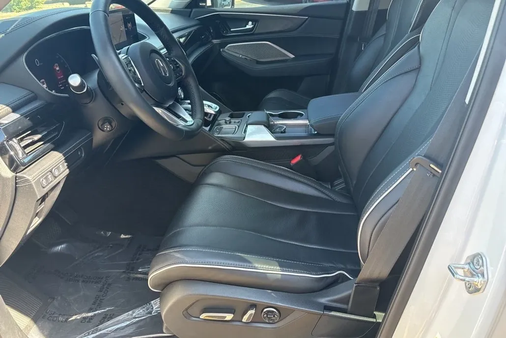 2023 Acura MDX Advance SH-AWD photo 1