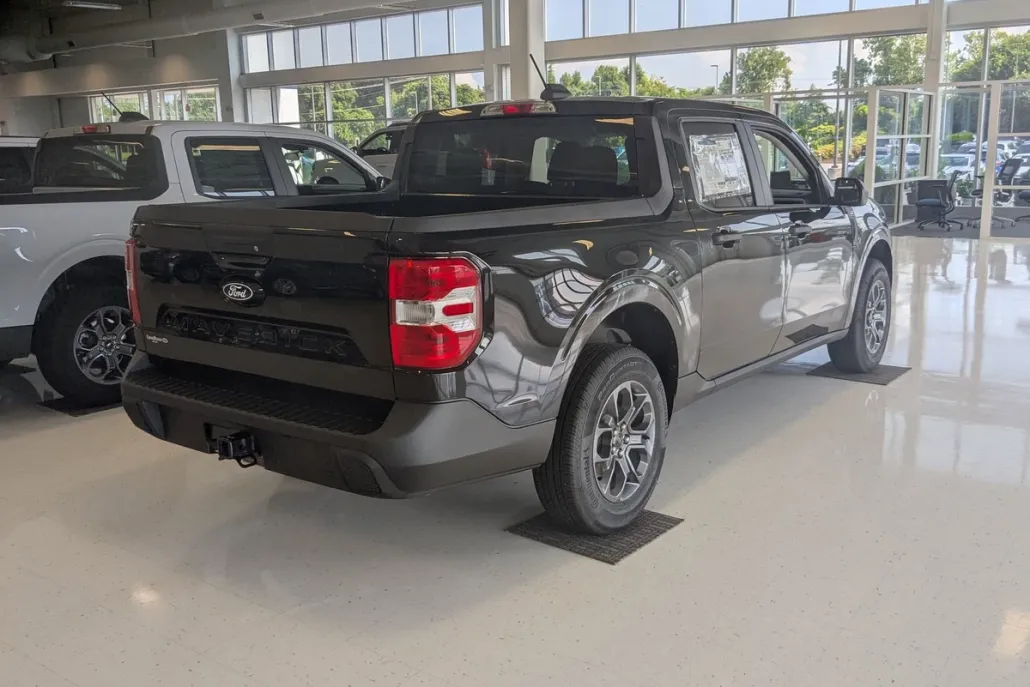 2025 Ford Maverick XLT photo 1