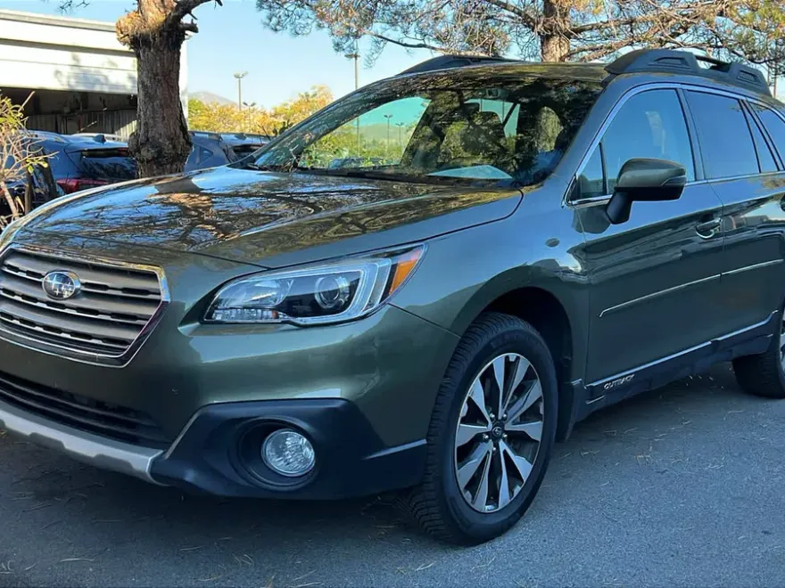 2017 Subaru Outback 3.6R Limited photo 1