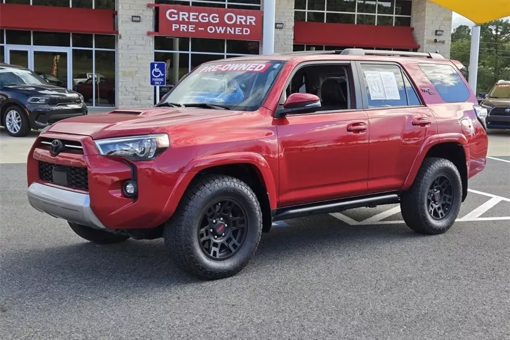 2023 Toyota 4Runner TRD Off-Road Premium photo 1