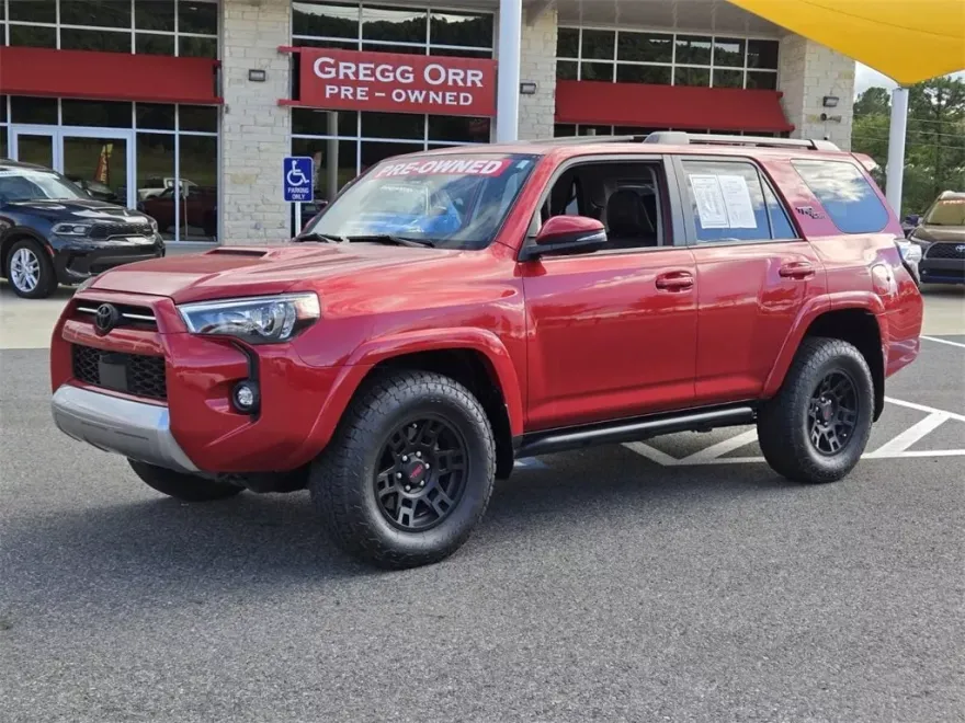 2023 Toyota 4Runner TRD Off-Road Premium photo 1