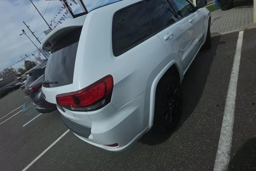 2019 Jeep Grand Cherokee Altitude photo 1