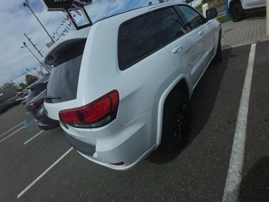 2019 Jeep Grand Cherokee Altitude photo 1