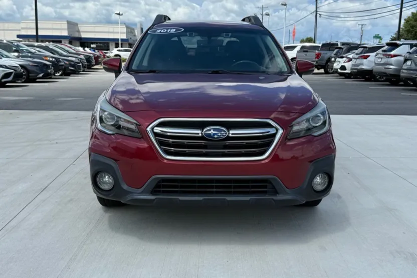 2018 Subaru Outback Limited photo 1