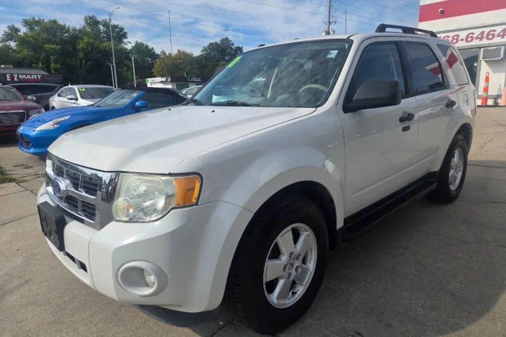 2011 Ford Escape XLT photo 1